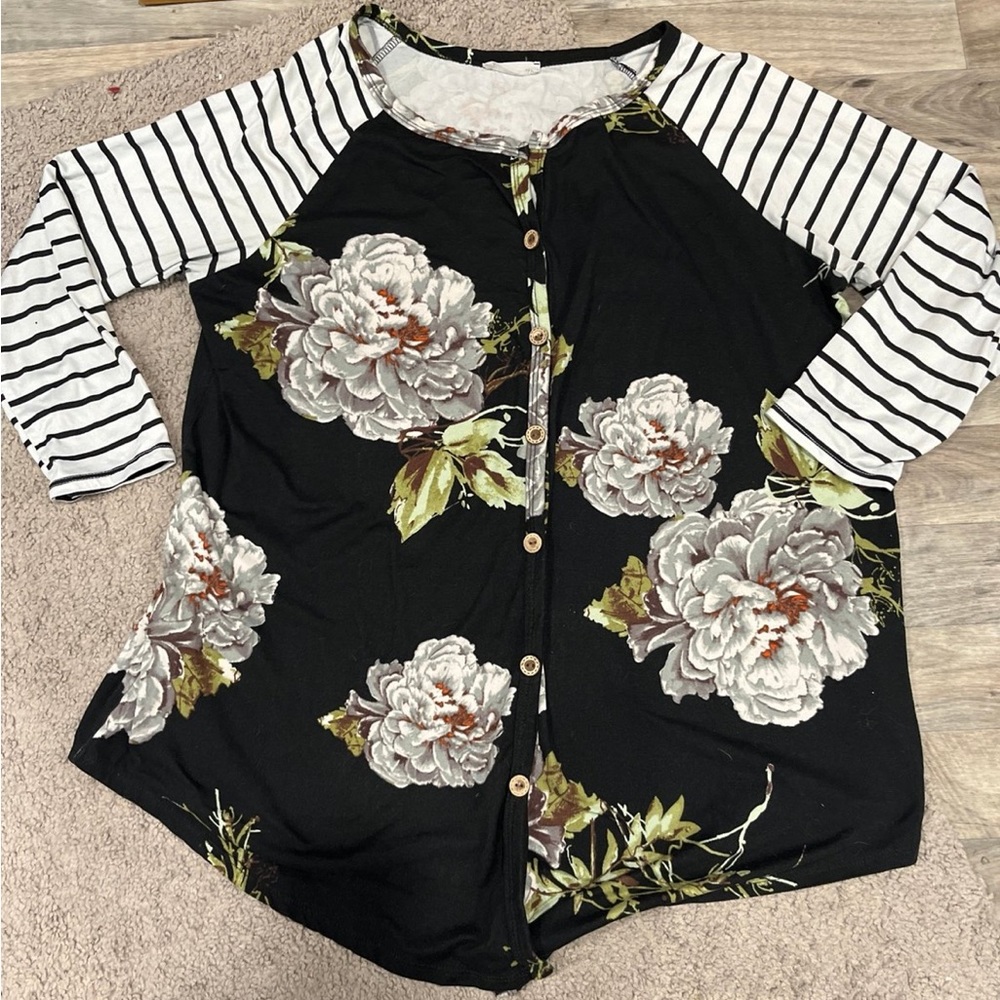 Reb and j 220 soft striped floral button up blouse